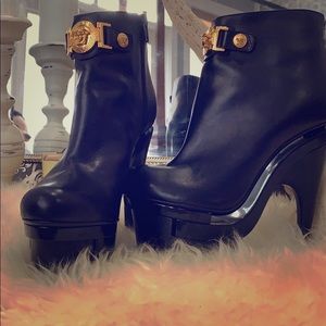 Versace booties 10/10 condition